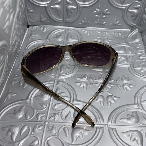 Vintage Gold Frame Sunglasses with Purple Lenses‎